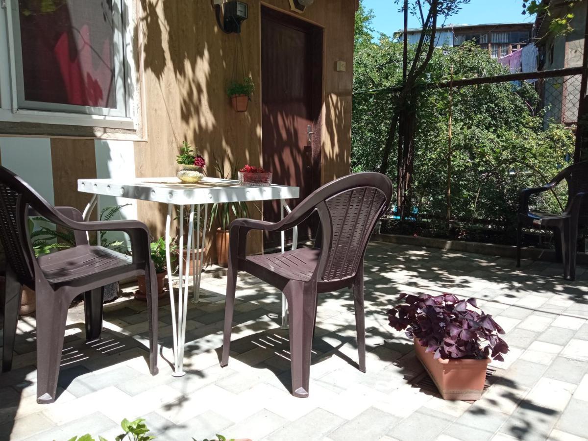شقة تبليسي  في Cortile المظهر الخارجي الصورة